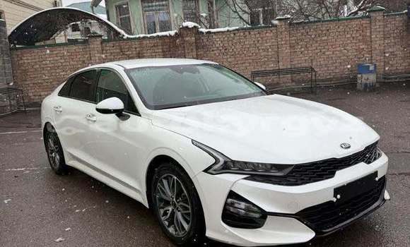 Buy Used Kia K5 White Car in Bishkek in Bishkek
