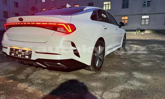 Buy Used Kia K5 White Car in Bishkek in Bishkek Buy Used Kia K5 White Car in Bishkek in Bishkek