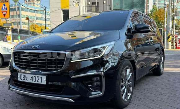 Buy Used Kia Carnival Black Car in Bishkek in Bishkek