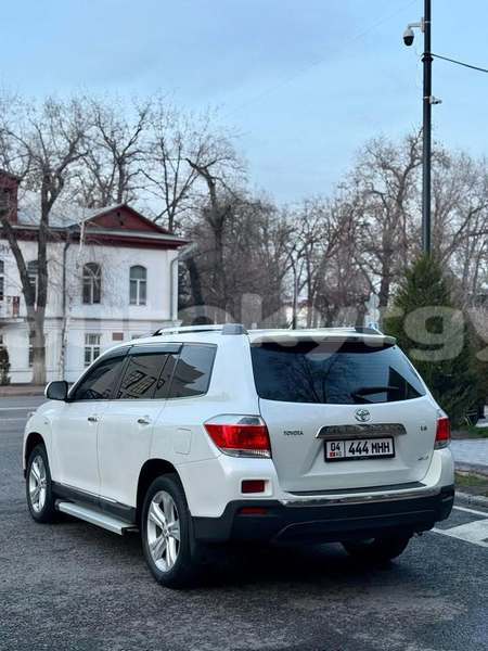 Big with watermark toyota highlander bishkek bishkek 6137
