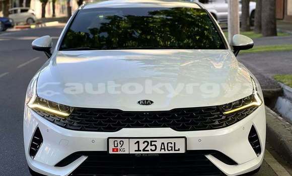 Buy Used Kia K5 White Car in Bishkek in Bishkek