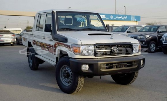 Buy Import Toyota Pickup White Car in Import - Dubai in Batken Buy Import Toyota Pickup White Car in Import - Dubai in Batken