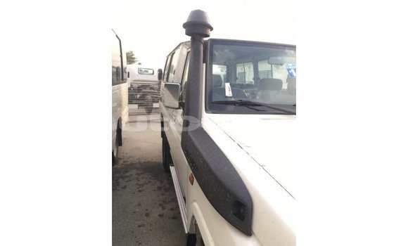 Buy Import Toyota Land Cruiser White Car in Import - Dubai in Batken Buy Import Toyota Land Cruiser White Car in Import - Dubai in Batken