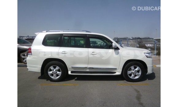 Buy Import Toyota Land Cruiser White Car in Import - Dubai in Batken Buy Import Toyota Land Cruiser White Car in Import - Dubai in Batken