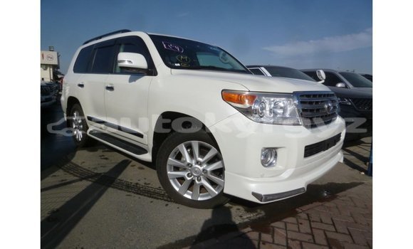 Buy Import Toyota Land Cruiser White Car in Import - Dubai in Batken Buy Import Toyota Land Cruiser White Car in Import - Dubai in Batken