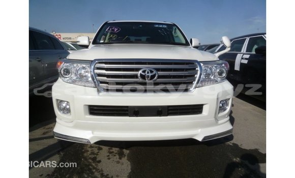 Buy Import Toyota Land Cruiser White Car in Import - Dubai in Batken Buy Import Toyota Land Cruiser White Car in Import - Dubai in Batken