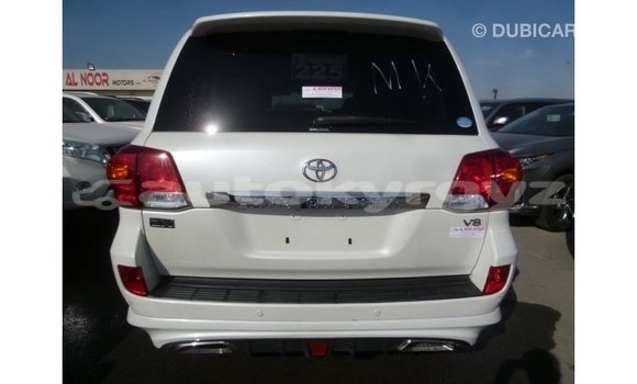 Buy Import Toyota Land Cruiser White Car in Import - Dubai in Batken Buy Import Toyota Land Cruiser White Car in Import - Dubai in Batken