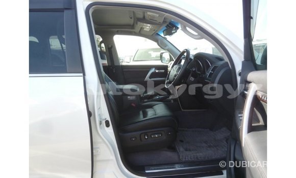 Buy Import Toyota Land Cruiser White Car in Import - Dubai in Batken Buy Import Toyota Land Cruiser White Car in Import - Dubai in Batken