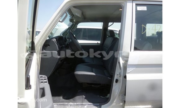 Buy Import Toyota Land Cruiser White Car in Import - Dubai in Batken Buy Import Toyota Land Cruiser White Car in Import - Dubai in Batken