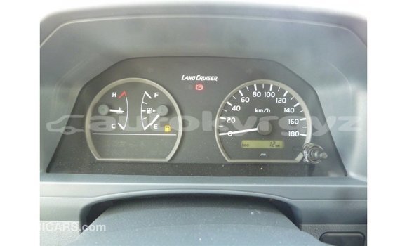 Buy Import Toyota Land Cruiser White Car in Import - Dubai in Batken Buy Import Toyota Land Cruiser White Car in Import - Dubai in Batken