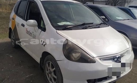 Buy Used Honda FIT White Car in Bishkek in Bishkek Buy Used Honda FIT White Car in Bishkek in Bishkek