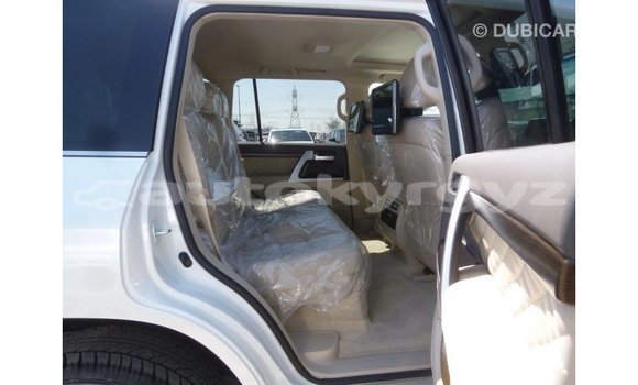 Buy Import Toyota Land Cruiser White Car in Import - Dubai in Batken Buy Import Toyota Land Cruiser White Car in Import - Dubai in Batken