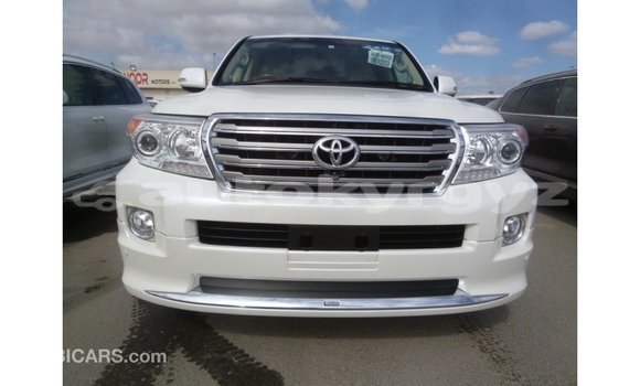 Buy Import Toyota Land Cruiser White Car in Import - Dubai in Batken Buy Import Toyota Land Cruiser White Car in Import - Dubai in Batken