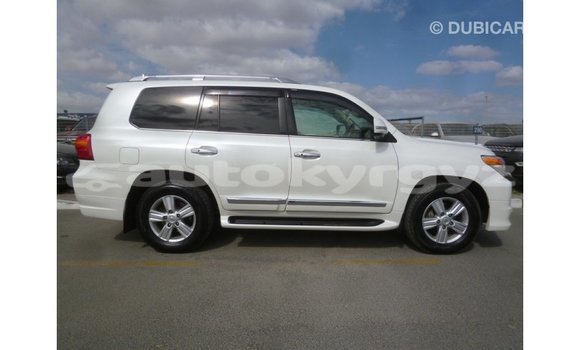 Buy Import Toyota Land Cruiser White Car in Import - Dubai in Batken Buy Import Toyota Land Cruiser White Car in Import - Dubai in Batken