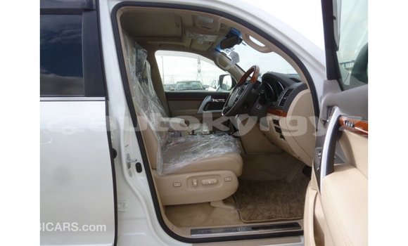 Buy Import Toyota Land Cruiser White Car in Import - Dubai in Batken Buy Import Toyota Land Cruiser White Car in Import - Dubai in Batken