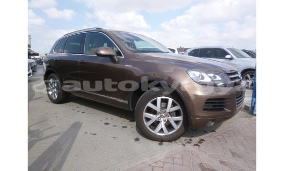 Buy Import Volkswagen Touareg Brown Car in Import - Dubai in Batken