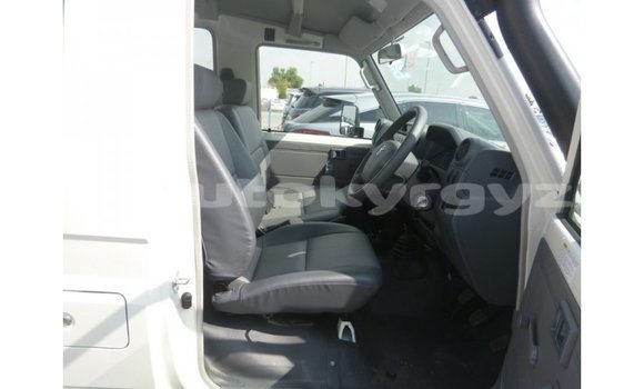 Buy Import Toyota Land Cruiser White Car in Import - Dubai in Batken Buy Import Toyota Land Cruiser White Car in Import - Dubai in Batken