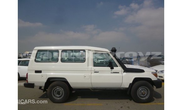 Buy Import Toyota Land Cruiser White Car in Import - Dubai in Batken Buy Import Toyota Land Cruiser White Car in Import - Dubai in Batken