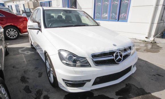Buy Import Mercedes-Benz 200 White Car in Import - Dubai in Batken Buy Import Mercedes-Benz 200 White Car in Import - Dubai in Batken