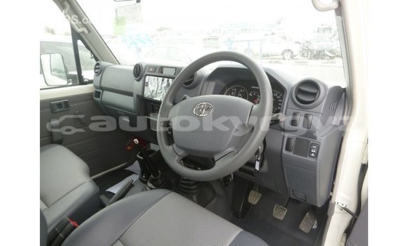 Buy Import Toyota Land Cruiser White Car in Import - Dubai in Batken Buy Import Toyota Land Cruiser White Car in Import - Dubai in Batken