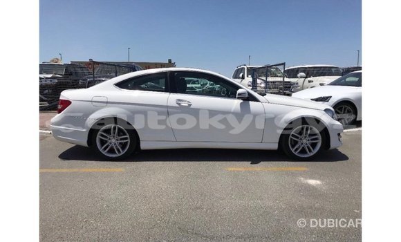 Buy Import Mercedes-Benz 190 White Car in Import - Dubai in Batken Buy Import Mercedes-Benz 190 White Car in Import - Dubai in Batken