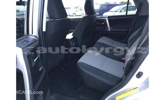 Buy Import Toyota HiAce Other Truck in Import - Dubai in Batken Buy Import Toyota HiAce Other Truck in Import - Dubai in Batken