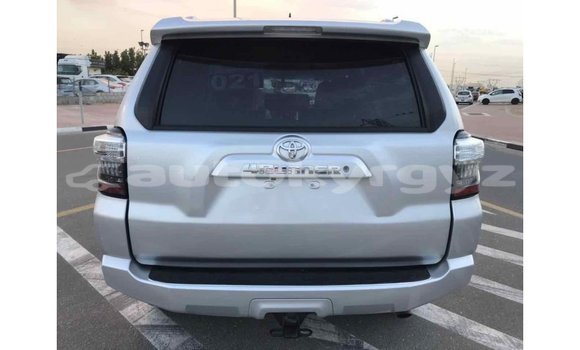 Buy Import Toyota HiAce Other Truck in Import - Dubai in Batken Buy Import Toyota HiAce Other Truck in Import - Dubai in Batken