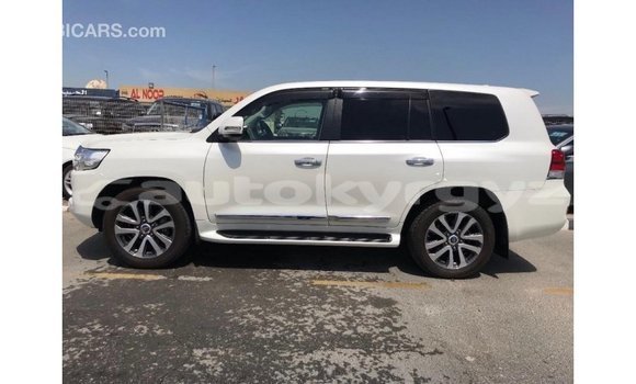 Buy Import Toyota Land Cruiser White Car in Import - Dubai in Batken Buy Import Toyota Land Cruiser White Car in Import - Dubai in Batken