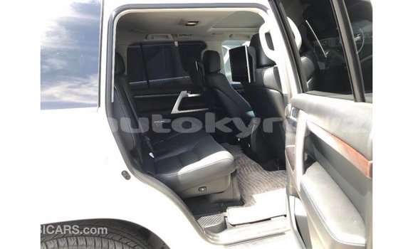 Buy Import Toyota Land Cruiser White Car in Import - Dubai in Batken Buy Import Toyota Land Cruiser White Car in Import - Dubai in Batken