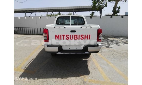 Buy Import Mitsubishi L200 White Car in Import - Dubai in Batken Buy Import Mitsubishi L200 White Car in Import - Dubai in Batken
