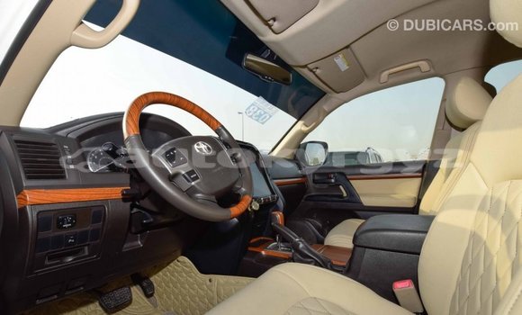 Buy Import Toyota Land Cruiser White Car in Import - Dubai in Batken Buy Import Toyota Land Cruiser White Car in Import - Dubai in Batken