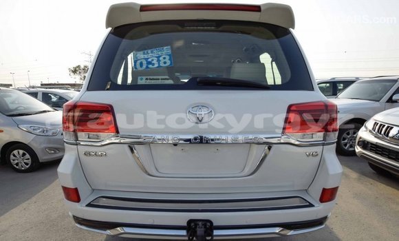 Buy Import Toyota Land Cruiser White Car in Import - Dubai in Batken Buy Import Toyota Land Cruiser White Car in Import - Dubai in Batken