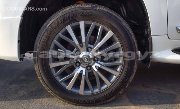 Buy Import Toyota Land Cruiser White Car in Import - Dubai in Batken Buy Import Toyota Land Cruiser White Car in Import - Dubai in Batken
