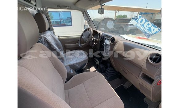 Buy Import Toyota Land Cruiser White Car in Import - Dubai in Batken Buy Import Toyota Land Cruiser White Car in Import - Dubai in Batken