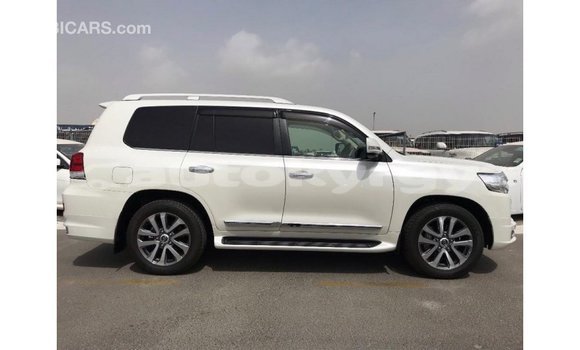 Buy Import Toyota Land Cruiser White Car in Import - Dubai in Batken Buy Import Toyota Land Cruiser White Car in Import - Dubai in Batken