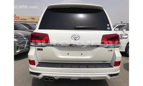 Buy Import Toyota Land Cruiser White Car in Import - Dubai in Batken Buy Import Toyota Land Cruiser White Car in Import - Dubai in Batken