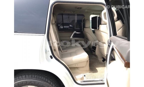 Buy Import Toyota Land Cruiser White Car in Import - Dubai in Batken Buy Import Toyota Land Cruiser White Car in Import - Dubai in Batken