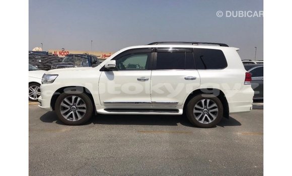Buy Import Toyota Land Cruiser White Car in Import - Dubai in Batken Buy Import Toyota Land Cruiser White Car in Import - Dubai in Batken