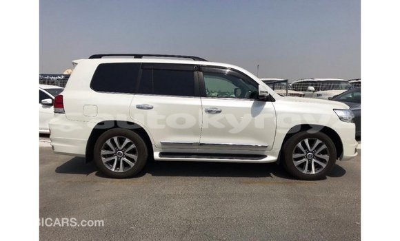 Buy Import Toyota Land Cruiser White Car in Import - Dubai in Batken Buy Import Toyota Land Cruiser White Car in Import - Dubai in Batken