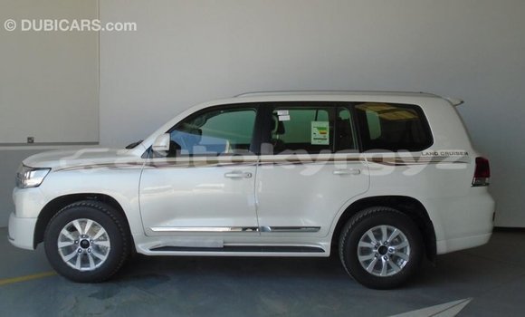 Buy Import Toyota Land Cruiser White Car in Import - Dubai in Batken Buy Import Toyota Land Cruiser White Car in Import - Dubai in Batken