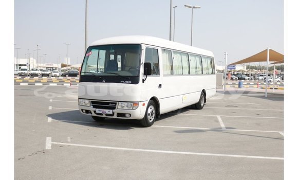 Buy Import Mitsubishi L400 White Truck in Import - Dubai in Batken