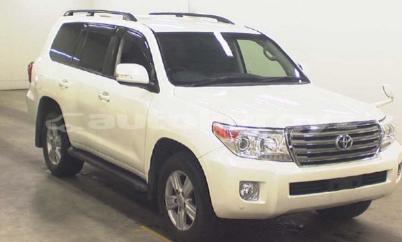 Buy Import Toyota Land Cruiser White Car in Import - Dubai in Batken Buy Import Toyota Land Cruiser White Car in Import - Dubai in Batken