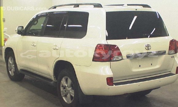Buy Import Toyota Land Cruiser White Car in Import - Dubai in Batken Buy Import Toyota Land Cruiser White Car in Import - Dubai in Batken